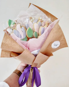 Floral cookie pop bouquet